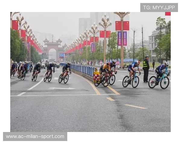 2025中国公路自行车公开赛（眉山彭山站）在四川眉山鸣笛开赛，四川公路车比赛