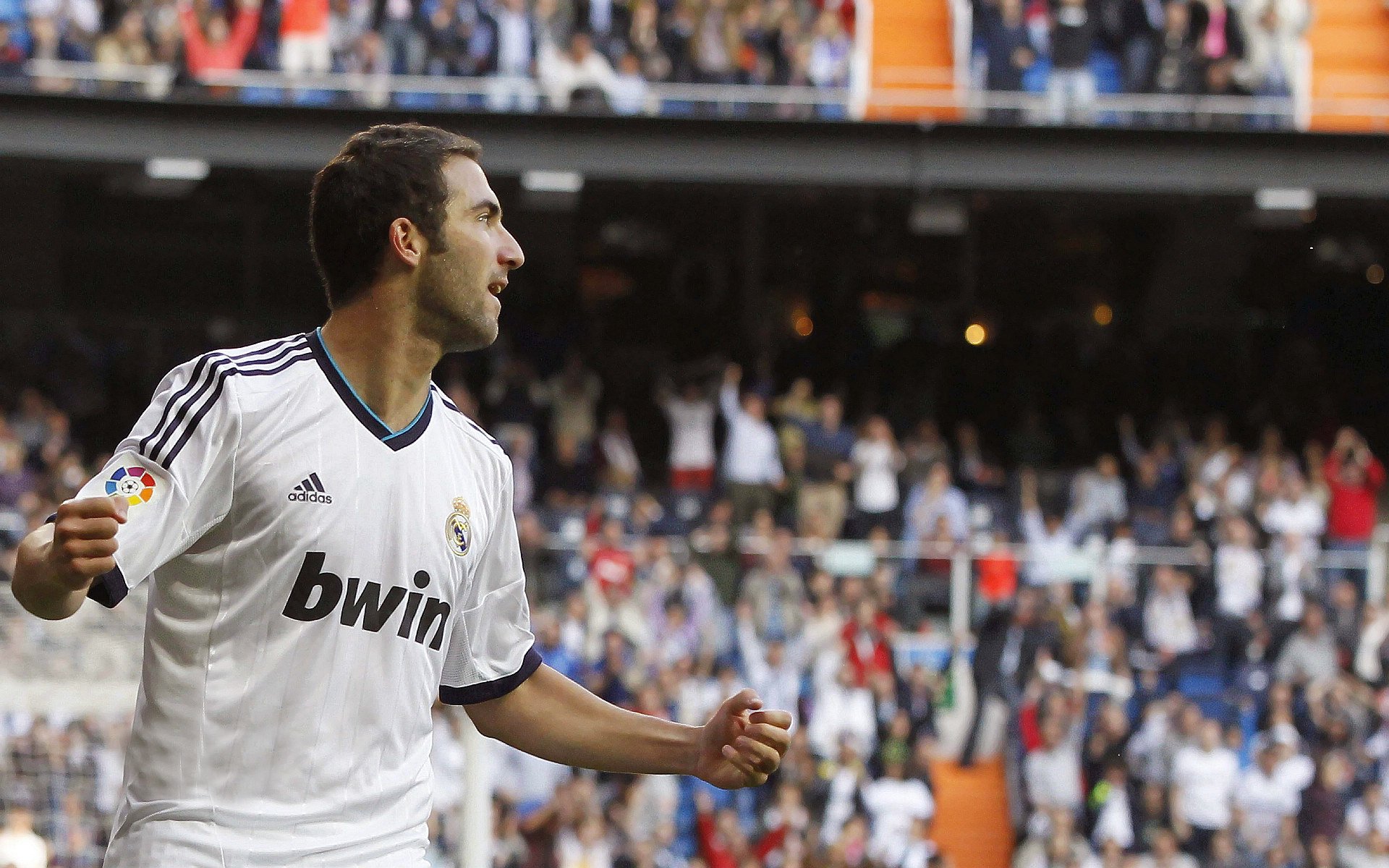 中超联赛中国足球战败 球迷呼吁加强防守，足球,中超