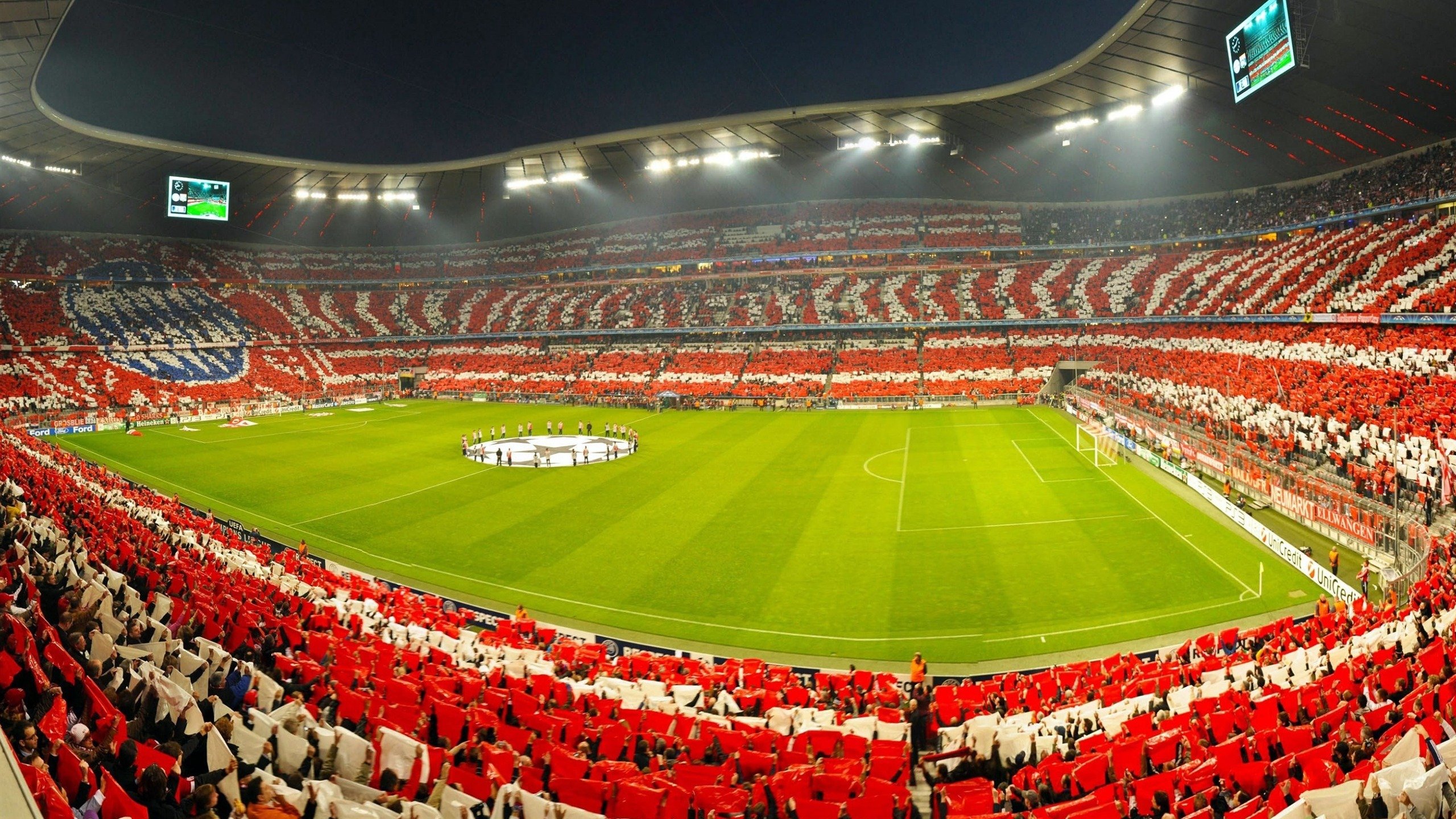 鹈鹕锋线组合训练中多次完成空接配合，鹈鹕 中锋